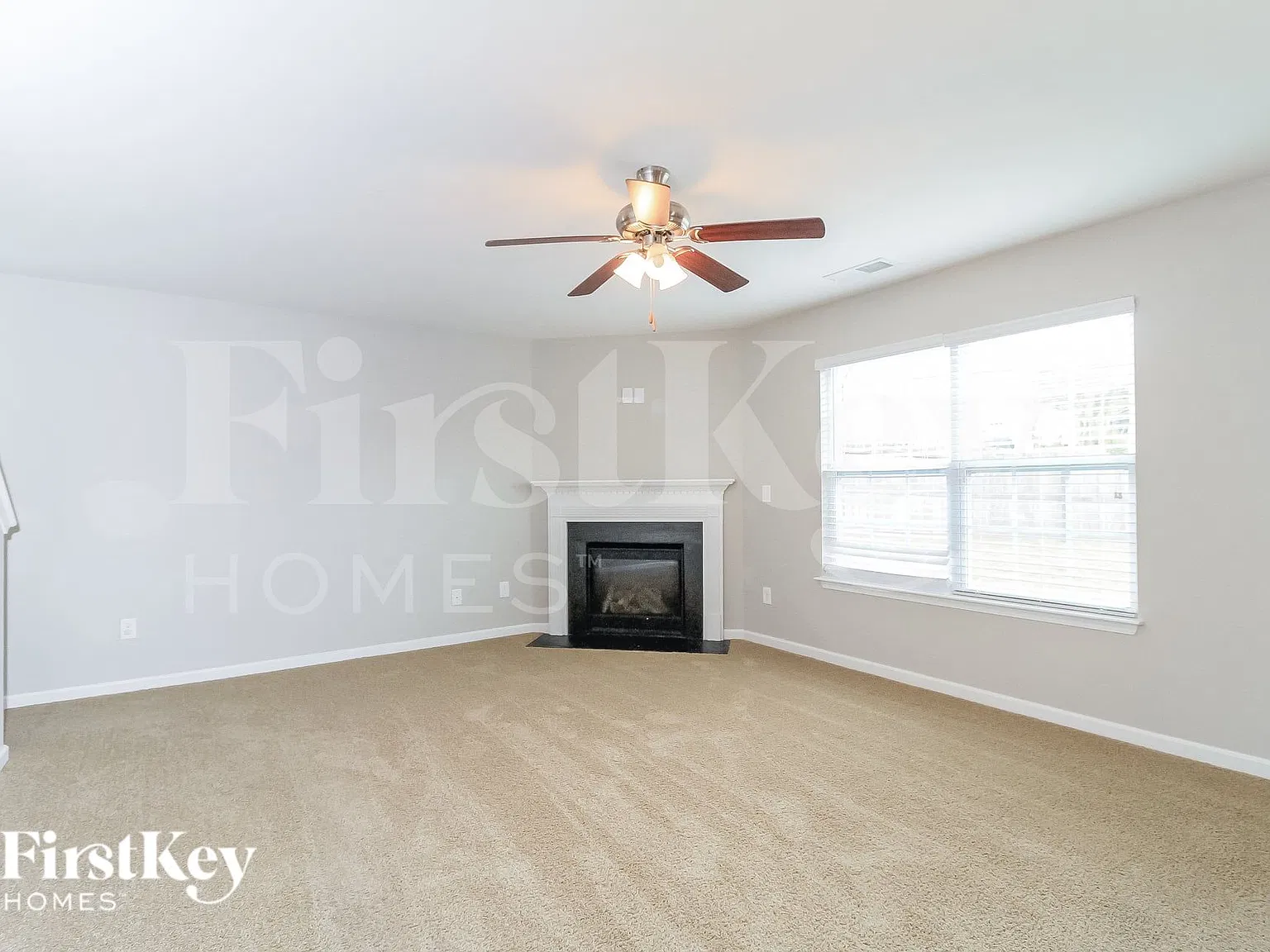 3 bed, 2.5 bath, 2267 sqft, $2,660 — Photo 3