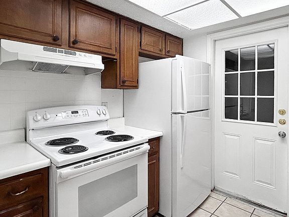 5th image of 7055 Glenfield Dr