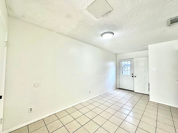 4th image of 202 N 2nd St APT C