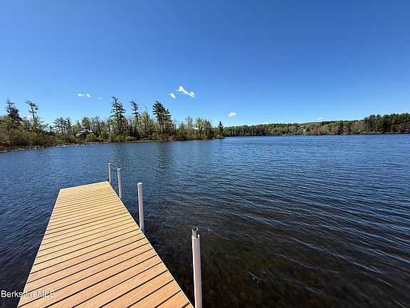 3rd image of 280 Lee Rd