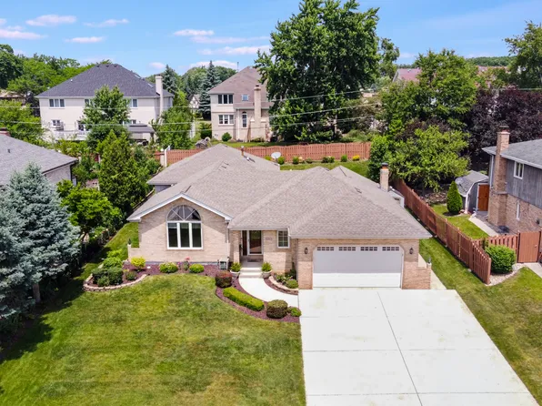 8636 W 98th Pl, Palos Hills, IL 60465