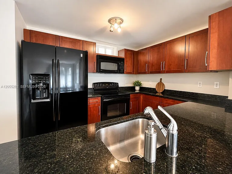 7270 SW 89th St #C603 — Photo 5