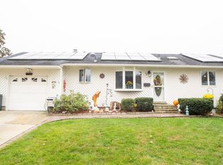 22 Bainbridge St, Islip, NY 11751