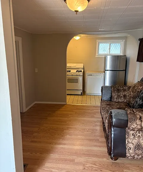 2318 N Lafayette St — Photo 6