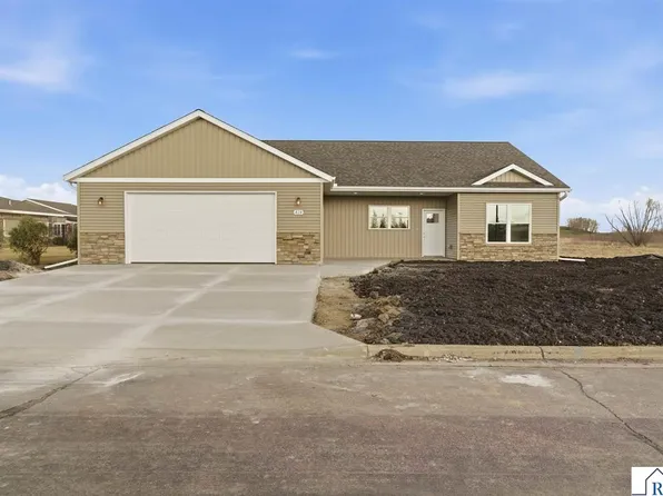 424 22nd Ave NW, Waseca, MN 56093