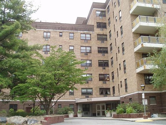 2nd image of 505 Central Park Ave APT 316