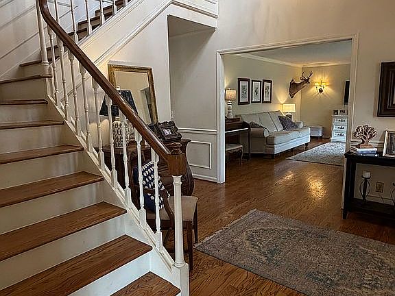 3rd image of 103 Spring Valley Ct