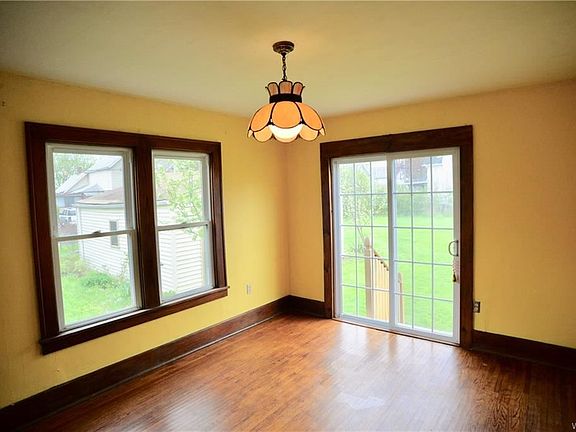 3rd image of 48 Allen St