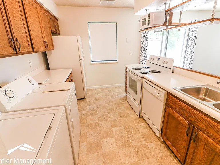 1510 Houston St — Photo 6
