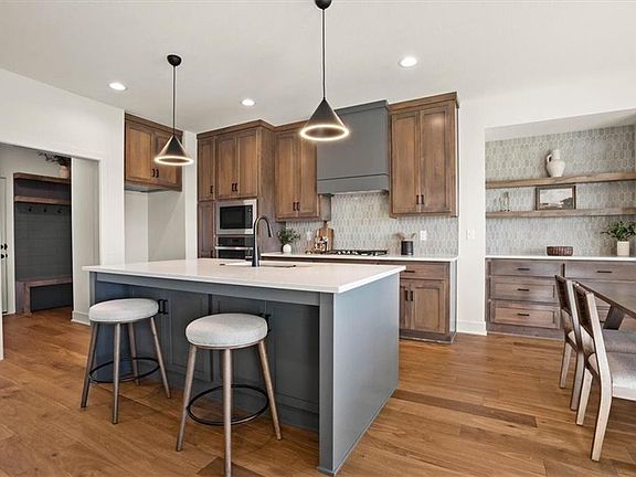 7th image of this home