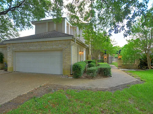 10215 River Plantation Dr #B Photo 1