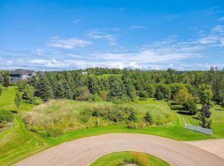 2 Mullaghmore Dr, Stratford, PE C1B1P2
