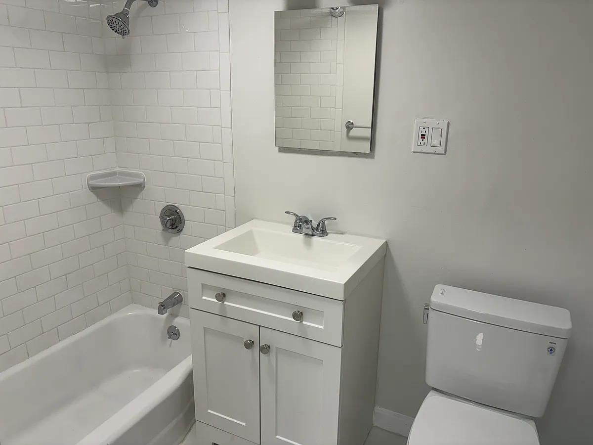 Building Photo - 60 Gorham Ave #D