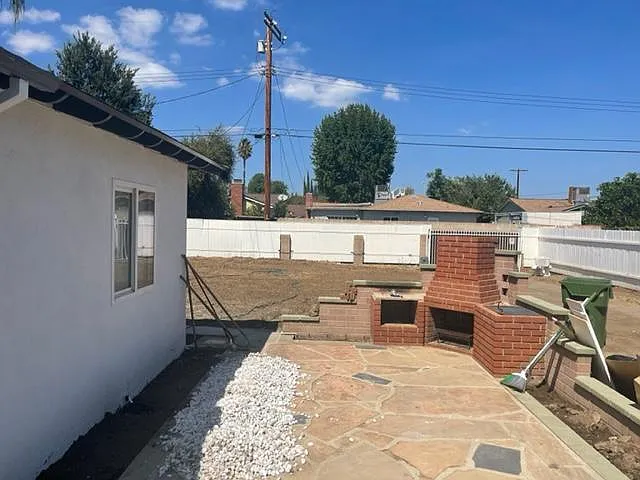3 bed, 1301 sqft, $3,895 — Photo 4