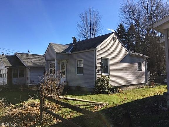 3rd image of 2416 Albrecht Ave