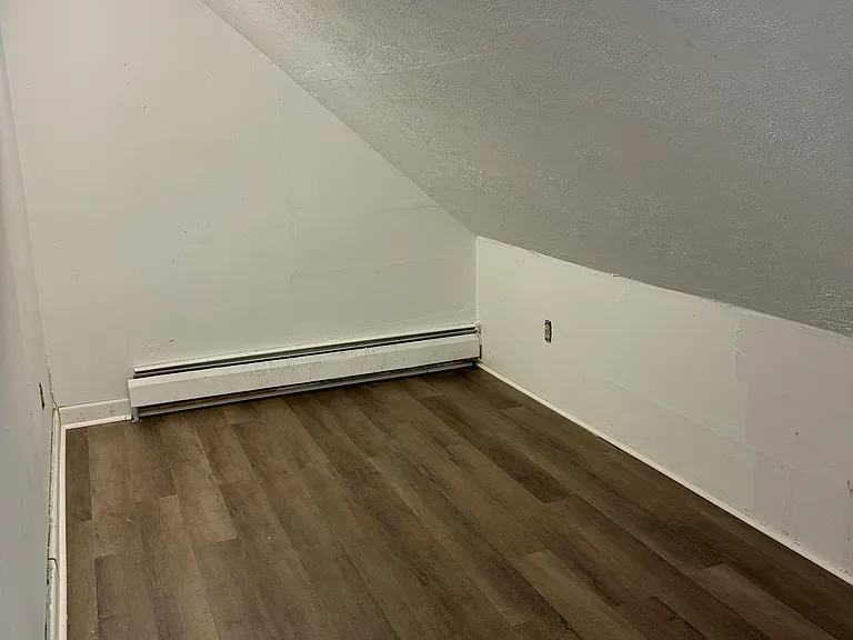 37 E Court St #2 — Photo 8