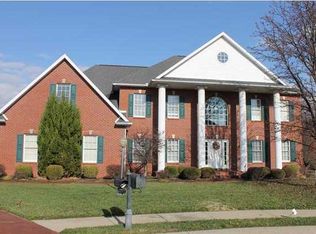 2177 Kenyon Ridge Ct, Newburgh, IN 47630