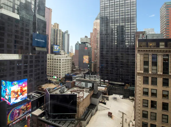 150 West 51st Street image 11 of 13