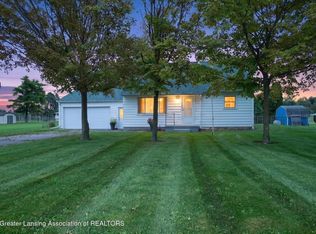 7096 N Hartel Rd, Potterville, MI 48876