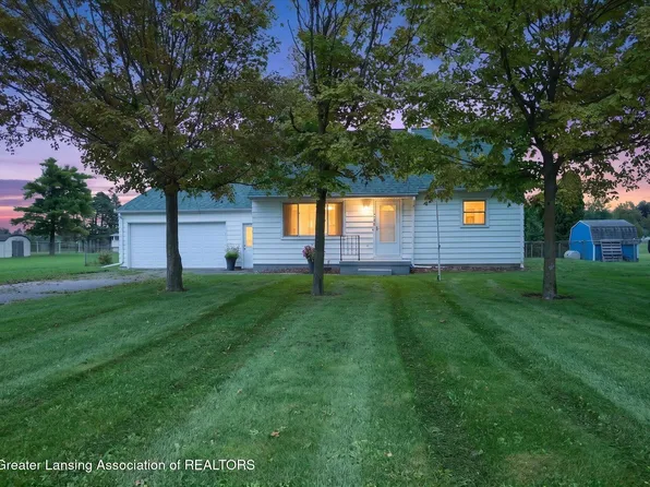 7096 N Hartel Rd, Potterville, MI 48876