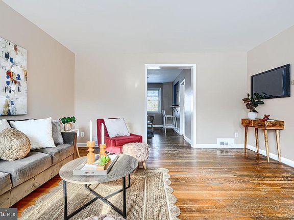 4th image of 1506 Gleneagle Rd