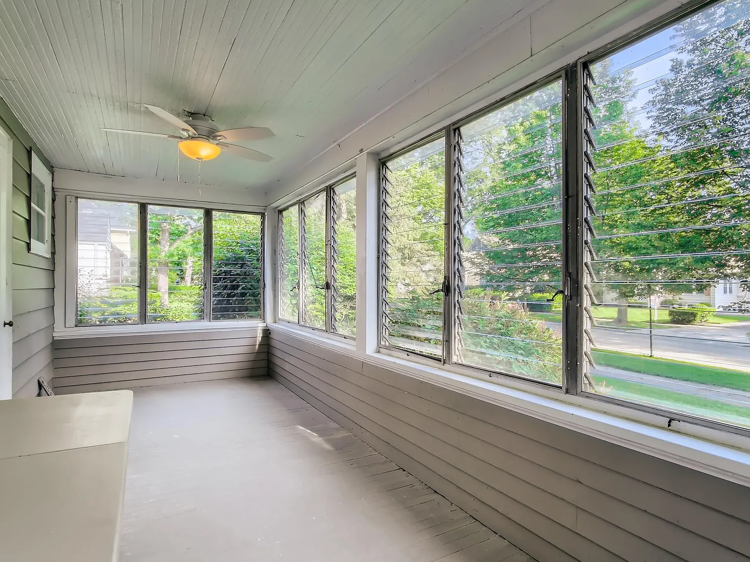 3 bed, 1250 sqft, $3,220 — Photo 3