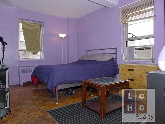 2nd image of 550 Grand St APT J2a