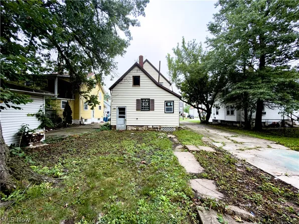 823 W 21st St, Lorain, OH 44052
