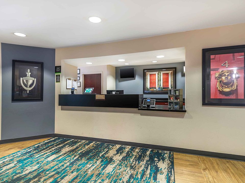 Lobby and Guest Check-in