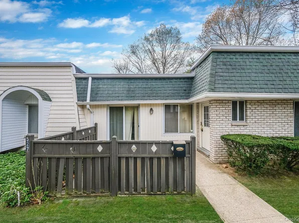 527 Daryl Drive, Medford, NY 11763