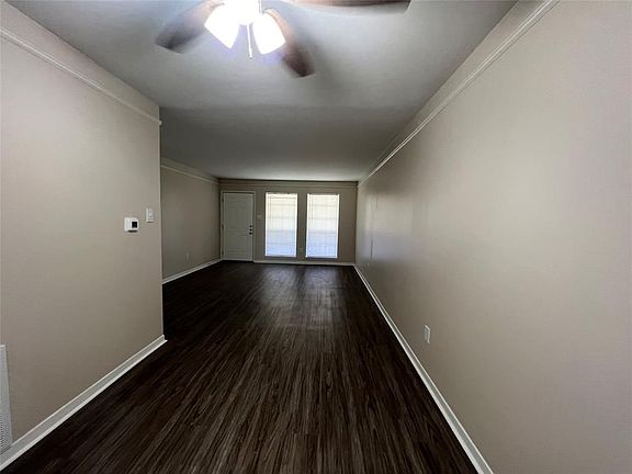 4th image of 500 Willow Dr APT B8