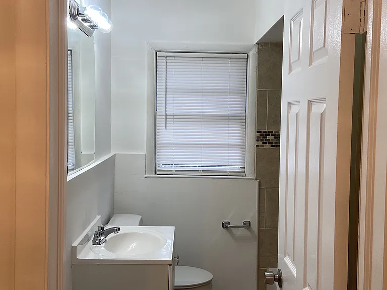 2558 Rice St — Photo 6