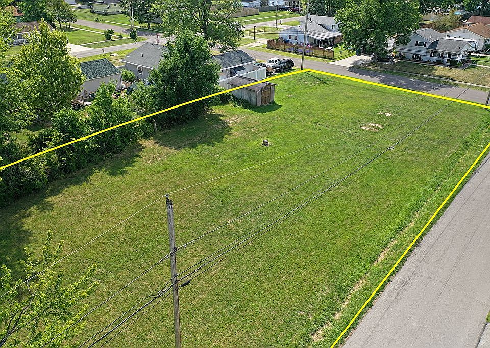 1st image of 689 Oakwood Ave