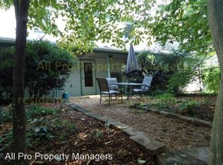 210 Raymond Ave #B, Charlottesville, VA