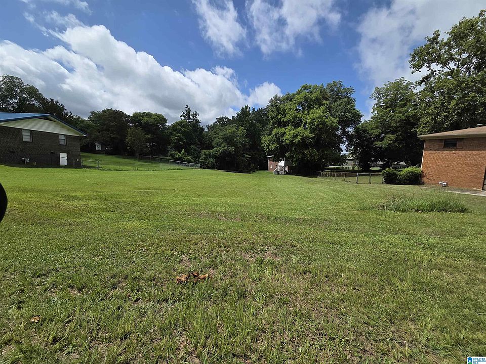 2nd image of 605 Oriole Ln #6