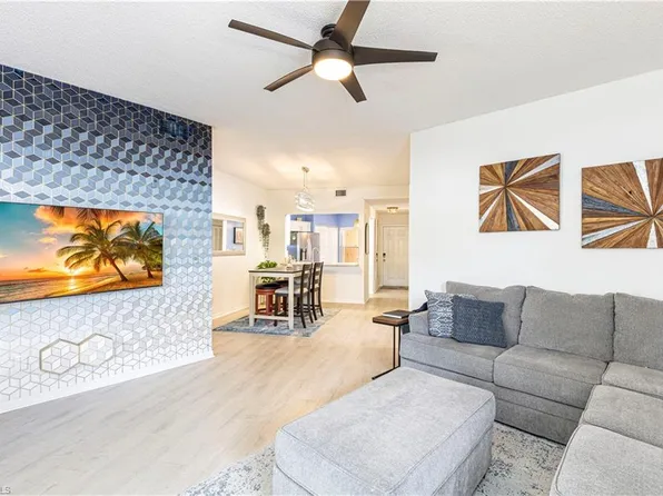 1018 Woodshire Ln APT A108, Naples, FL 34105