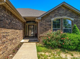 1912 Lester Ave, Bartlesville, OK 74006