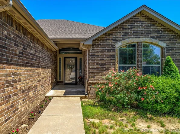 1912 Lester Ave, Bartlesville, OK 74006