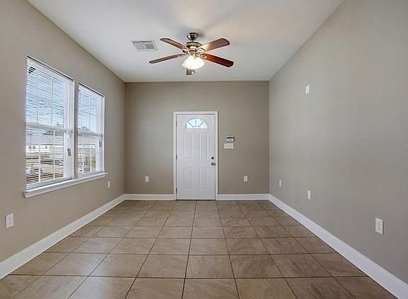 3rd image of 2624 Clover St
