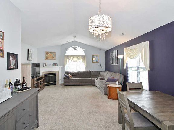 4th image of 526 Chardonnay Ln