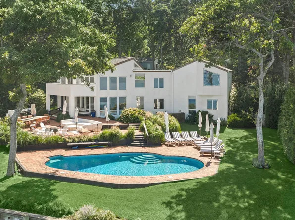 66 Gardiners Bay Dr, Shelter Island, NY 11964