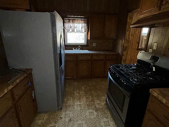 4th image of 229 E Indiana St