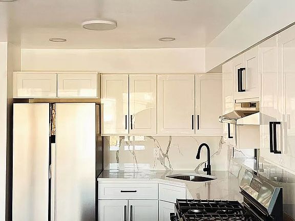 3rd image of 229 Utica Ave Floor 2