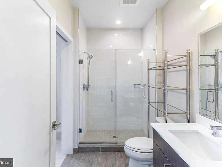 1350 Maryland Ave NE #417 — Photo 8