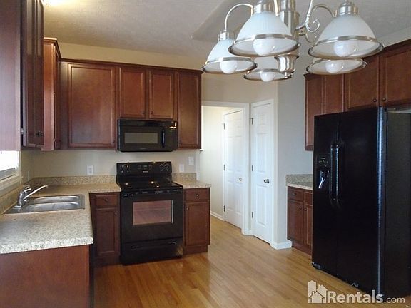 5th image of 2371 Salah Cir