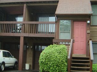 625 Longfellow Dr, Branford, CT 06405