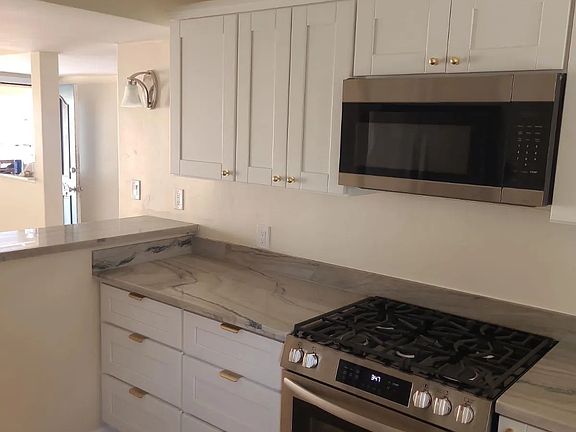 4th image of 5483 Elgin Ave