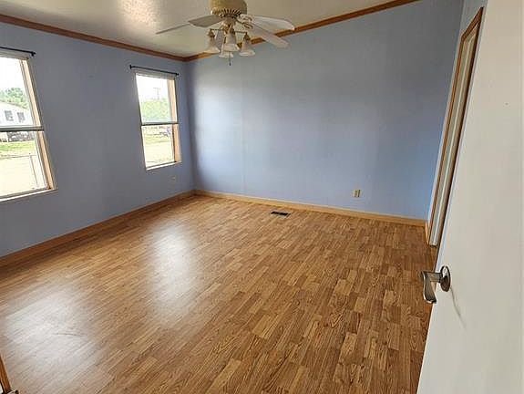 5th image of 624 Cyanide Ave