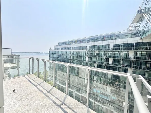 39 Queens Quay E #1029, Toronto, ON M5E 0A5