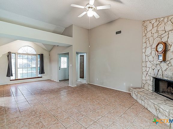 5th image of 1701 Century Oaks Dr